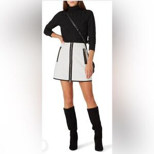 KaufmanFranco White Exposed Zipper Mini Skirt Size 4